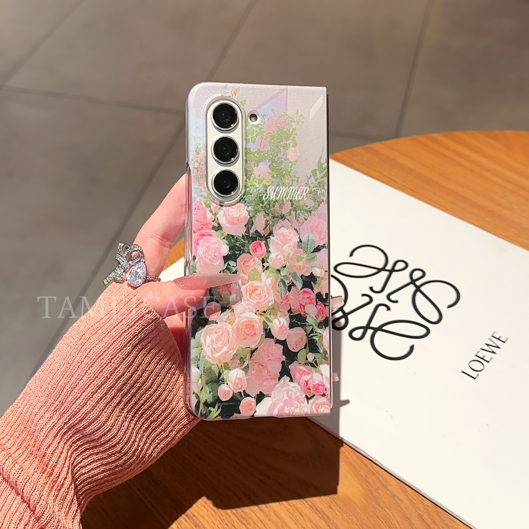 适用【三星ZFOLD5】新品玫瑰花海支架挂绳防摔高颜值手机壳女