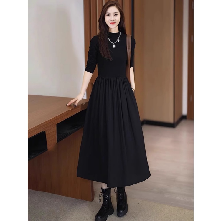 拉夏贝尔高级感连衣裙女2025秋季新款收腰显瘦小黑裙时尚打底长裙