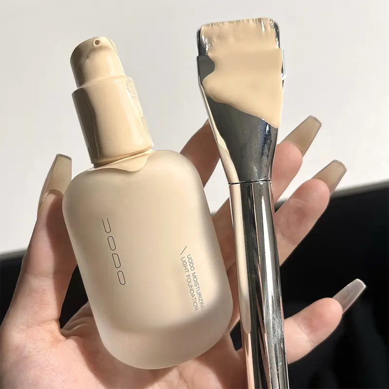 明星推荐！化妆师都在用UODO的粉底液遮瑕干混油皮保湿控油bb霜