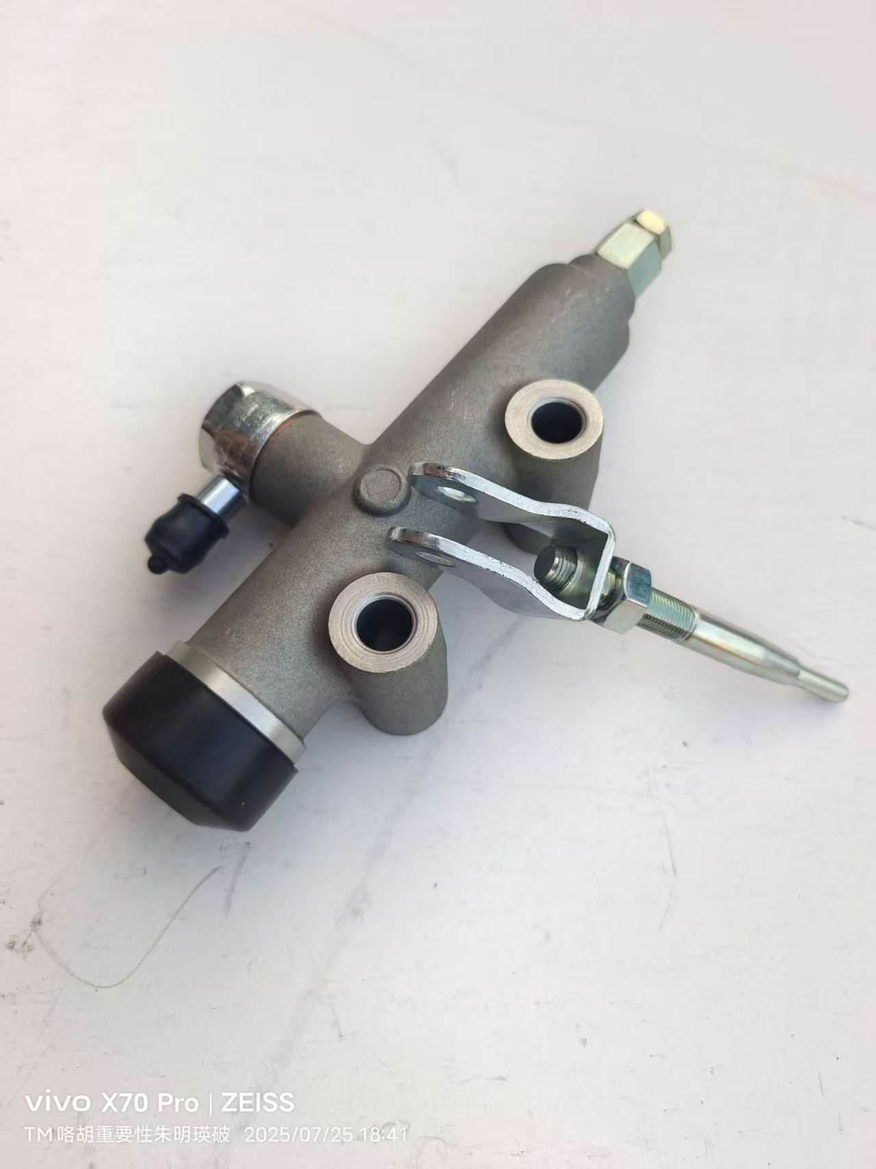 英虎玉米收割机离合总泵