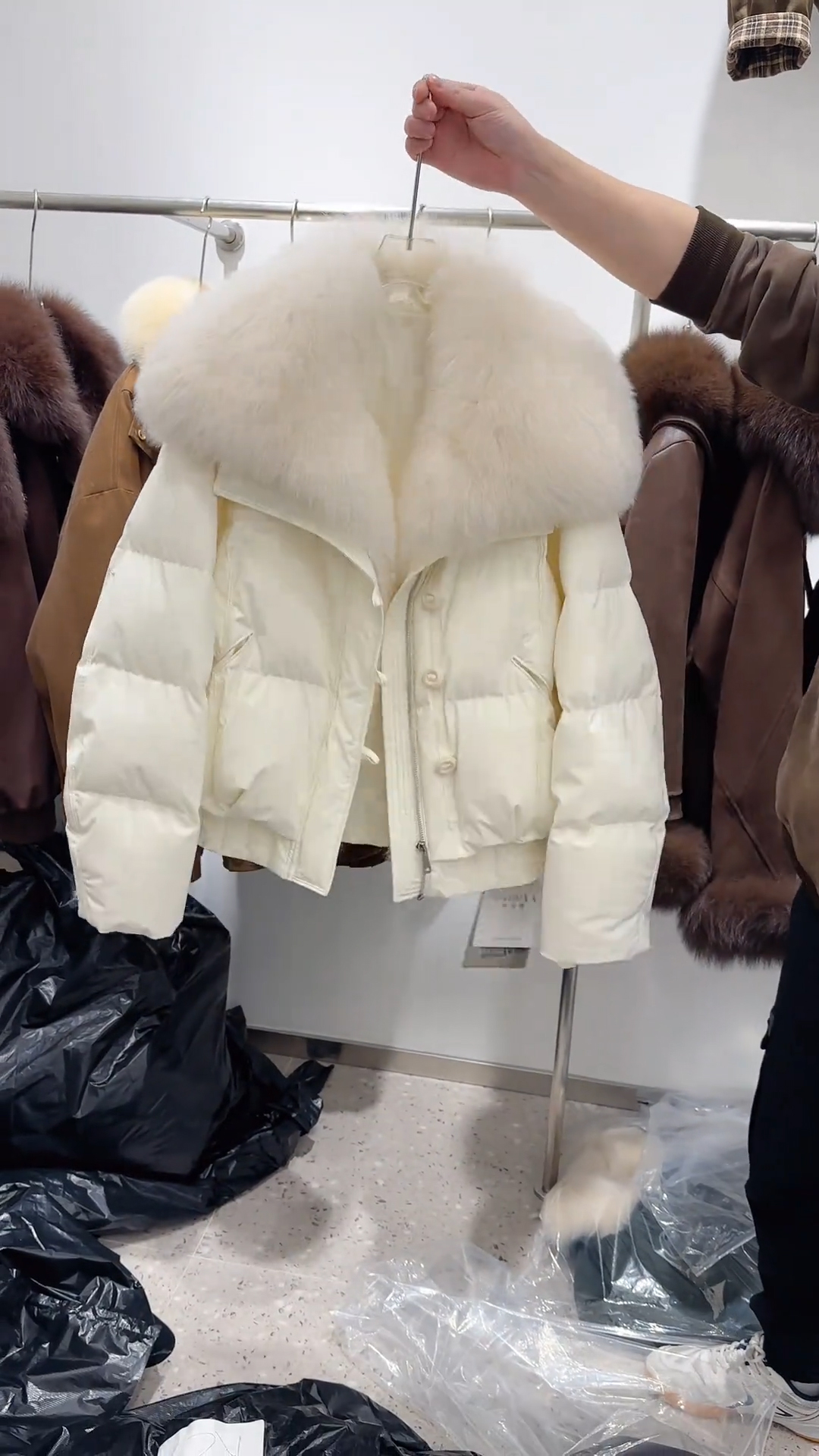 2025年秋冬新款韩系高级感大毛领短款面包服女加厚保暖棉服外套女