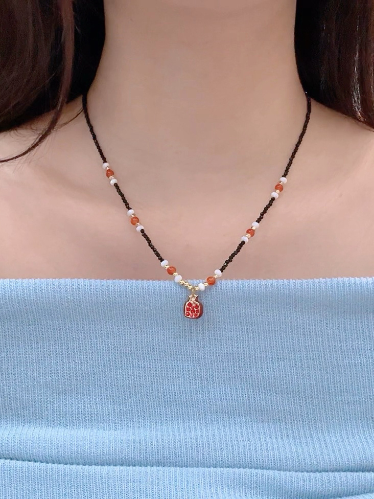 铜合金合成锆石项链 石榴红复复古串珠项链款女秋冬毛衣链百搭