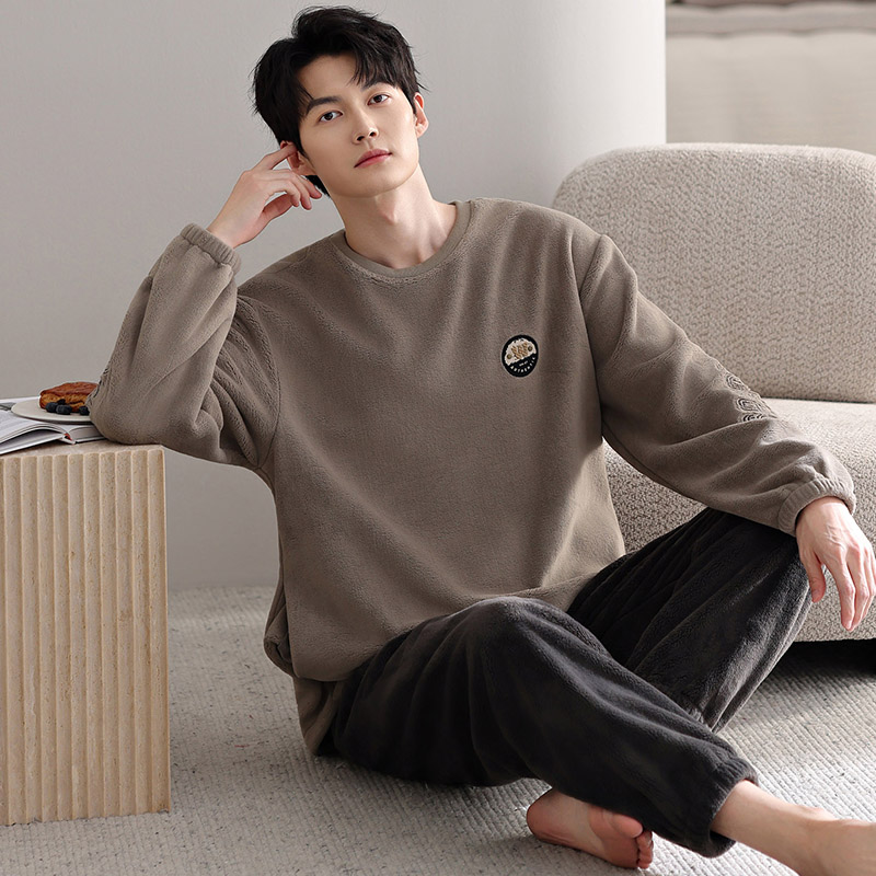 2025新款珊瑚绒男士睡衣保暖家居服可外穿休闲时尚大码套装