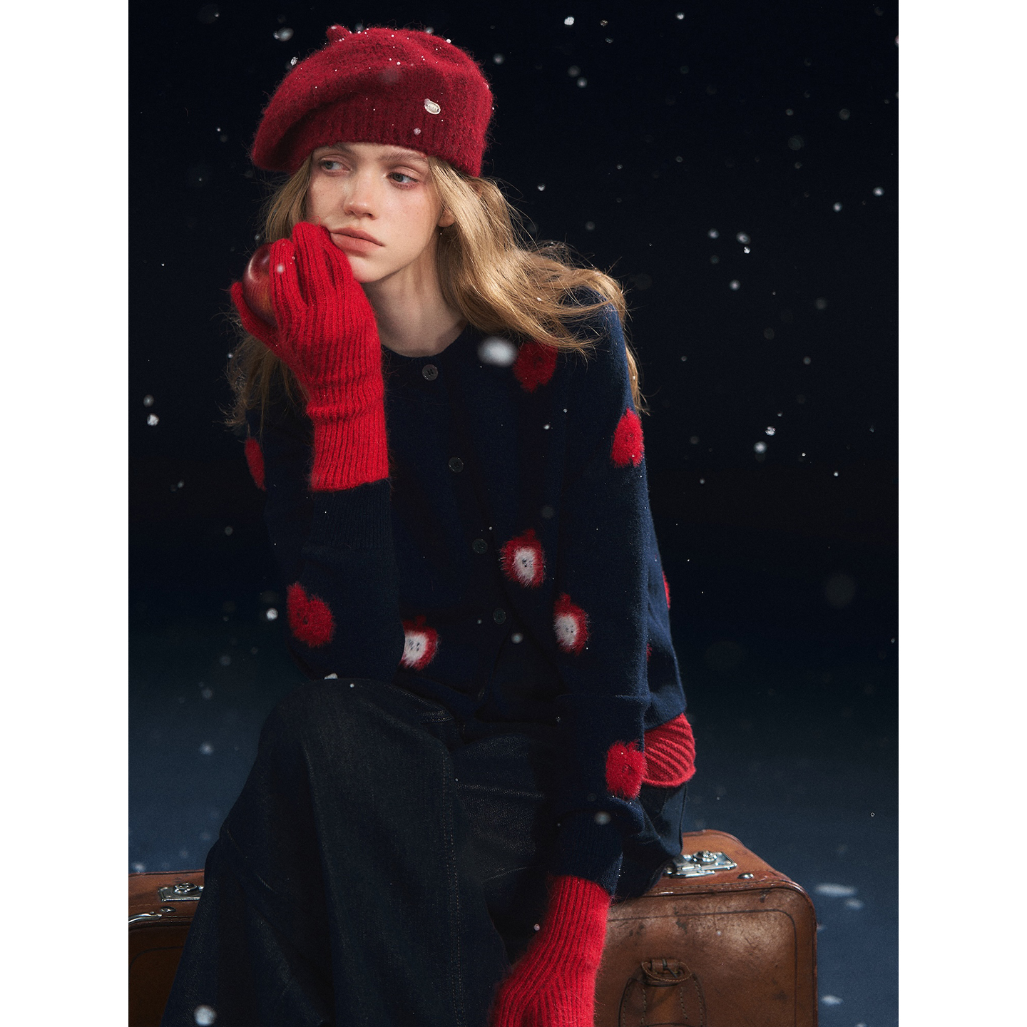 SOMESOWE毛茸苹果提花针织开衫