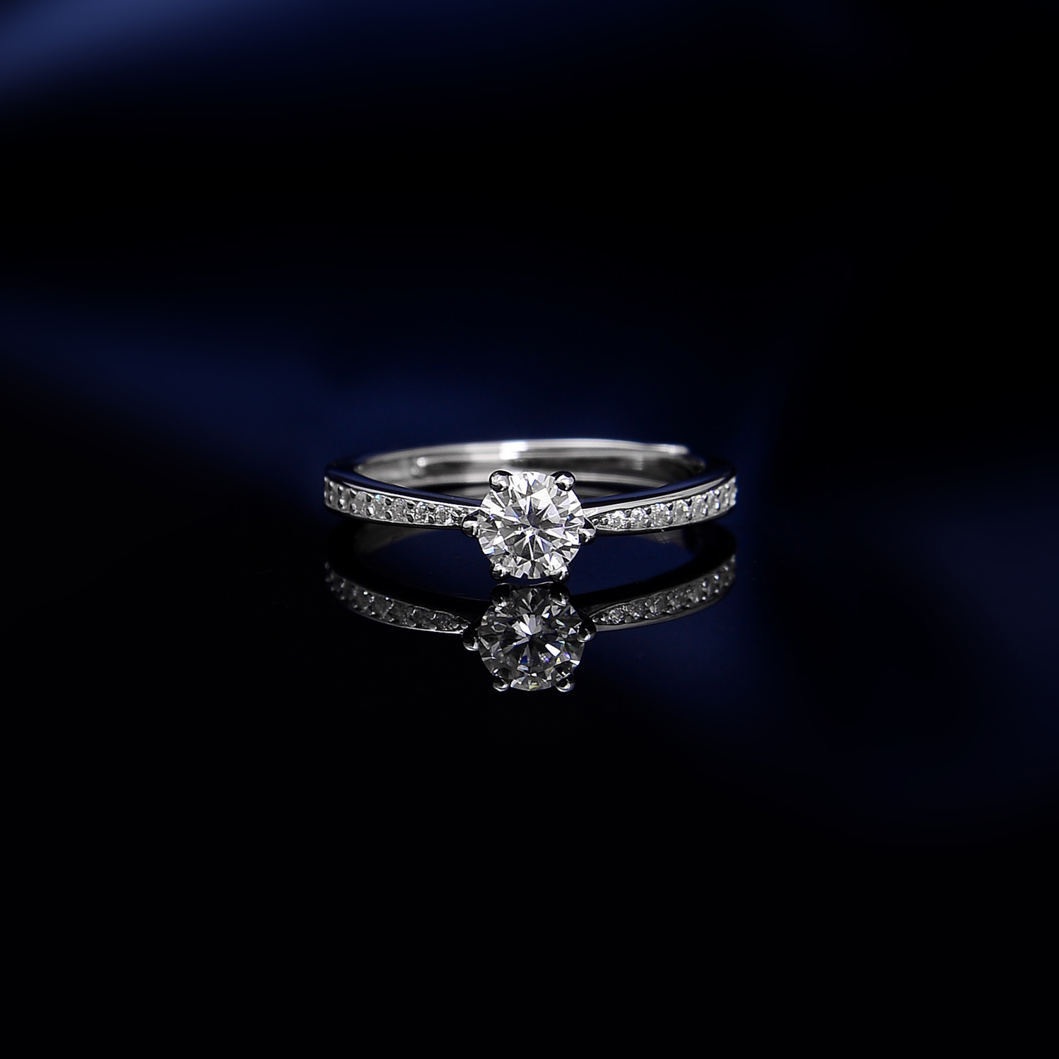 925银戒指 【云上珠宝】S925银莫桑石戒指-4.5mm+V25878-Y（商城）