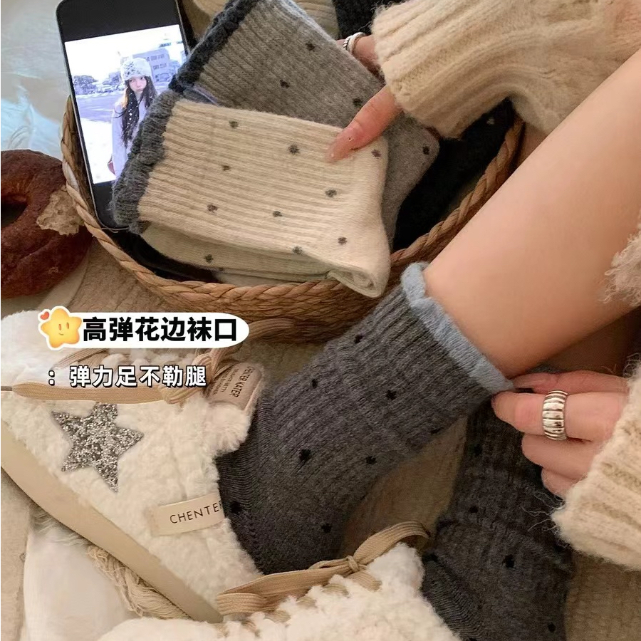 6双秋冬波点温柔花边袜子百搭复古多巴胺宽口袜子