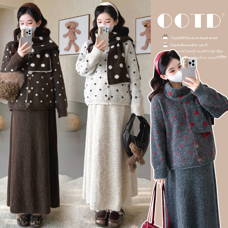 秋冬新款孕妇设计复古波点带围巾开扣开衫半身裙慵懒风毛衣套装