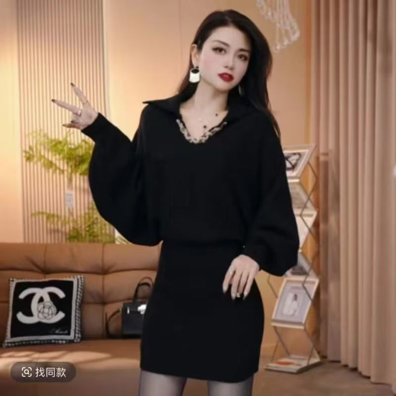 2025新款蝙蝠袖宽松V领针织连衣裙女气质收腰显瘦百搭毛衣包臂裙