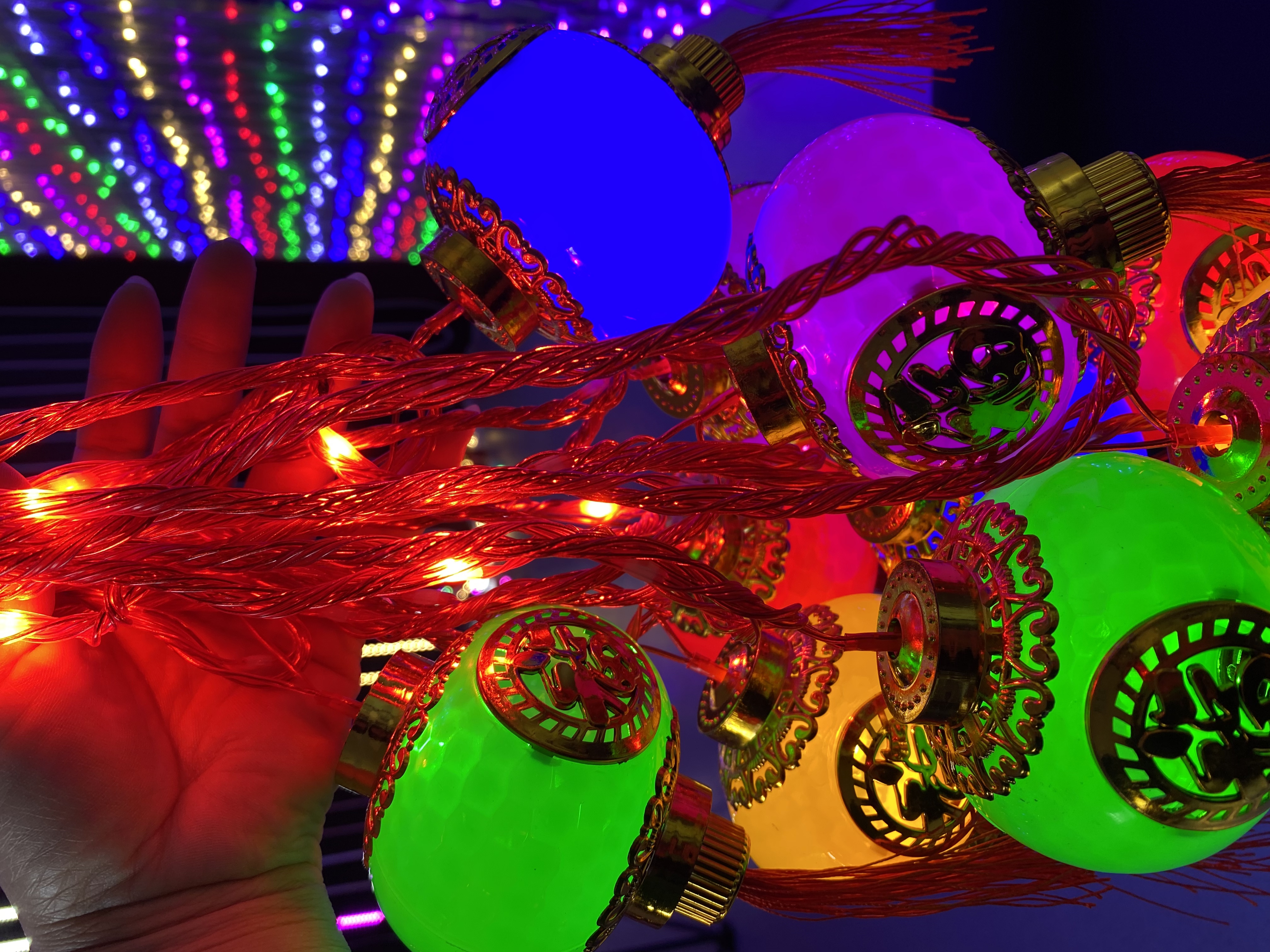 过年喜庆大灯笼金福彩灯庭院装饰家用防水防冻彩灯红线带流水