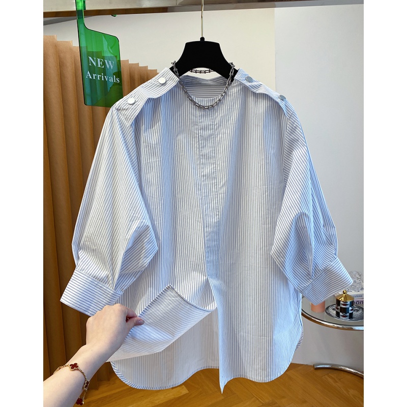 浅蓝色条纹衬衫女2025新款宽松百搭圆领松弛感套头中袖五分袖上衣