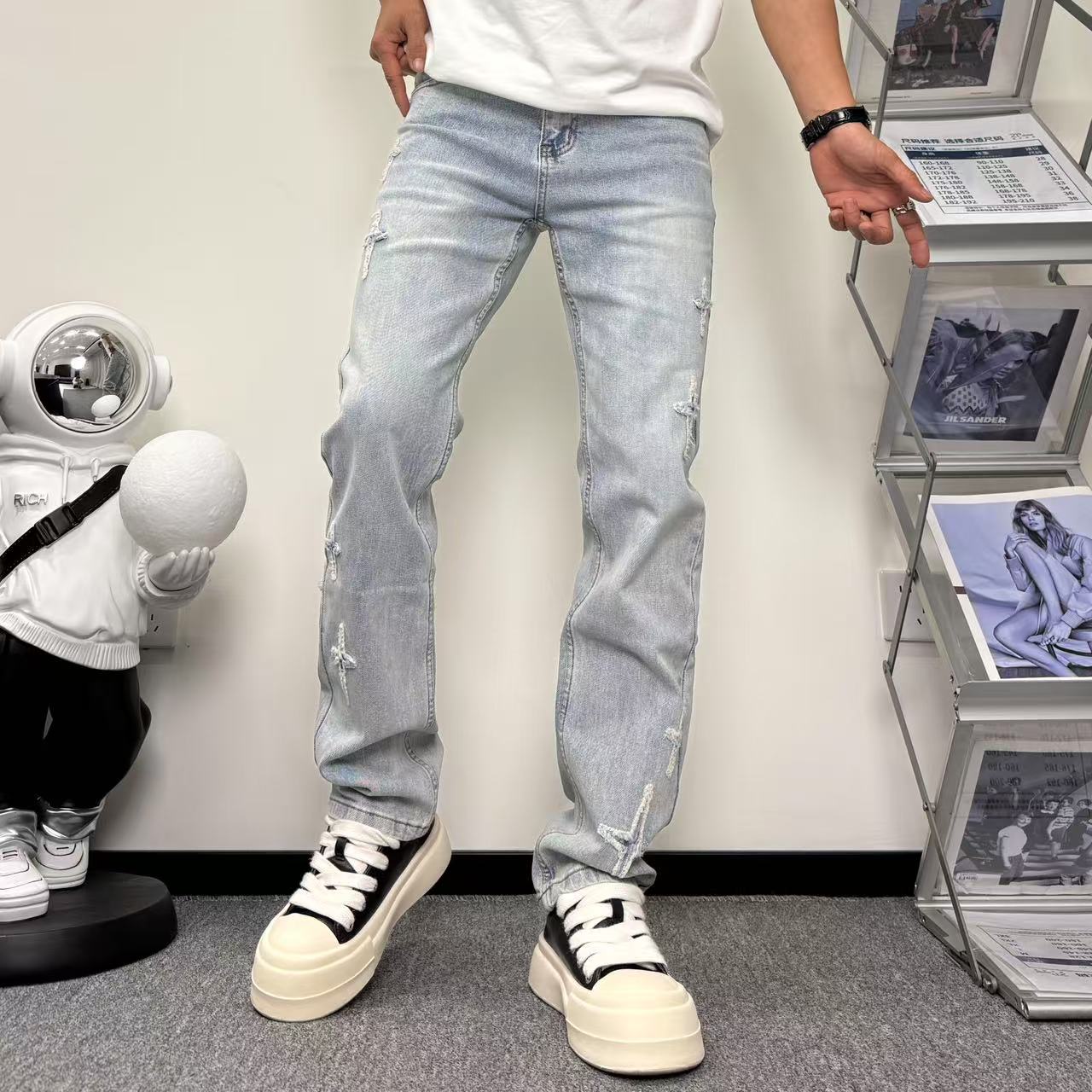 浅蓝新款男士男生牛仔裤复古牛仔裤直筒裤弹力四季十字架绣花