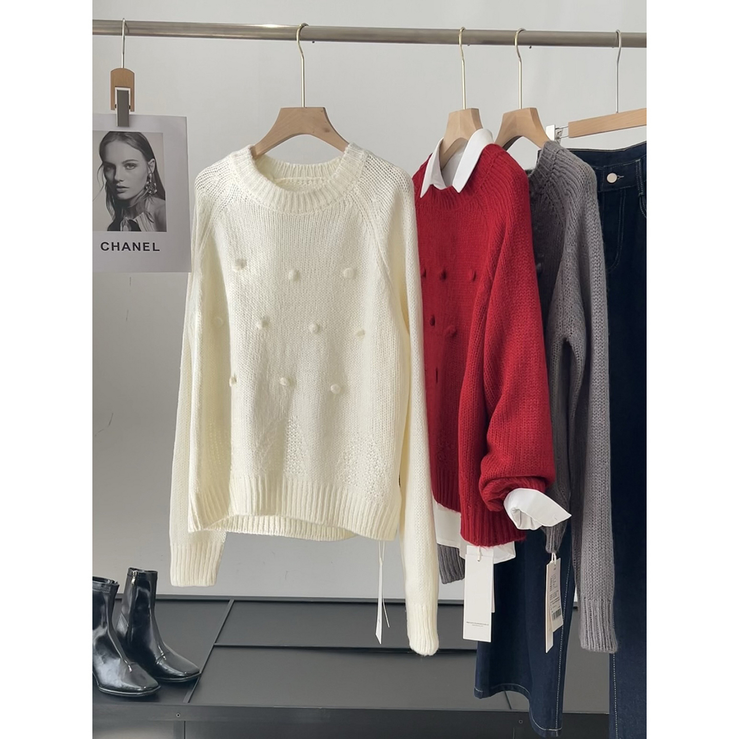 三色圆领套头立体毛球针织衫2045