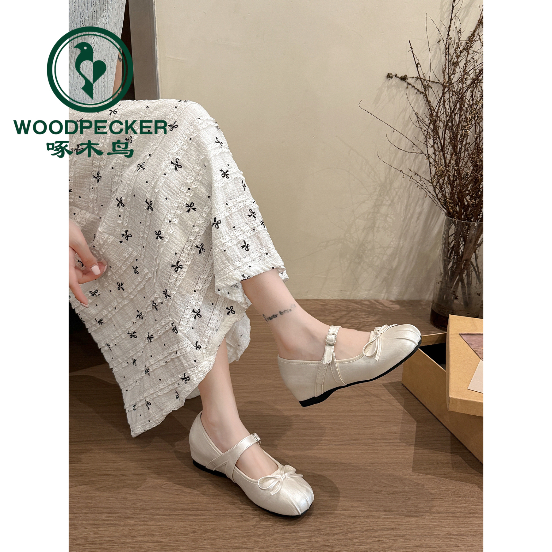 啄木鸟蝴蝶结内增高银色单鞋女2025新款配裙子玛丽珍小皮鞋晚晚鞋