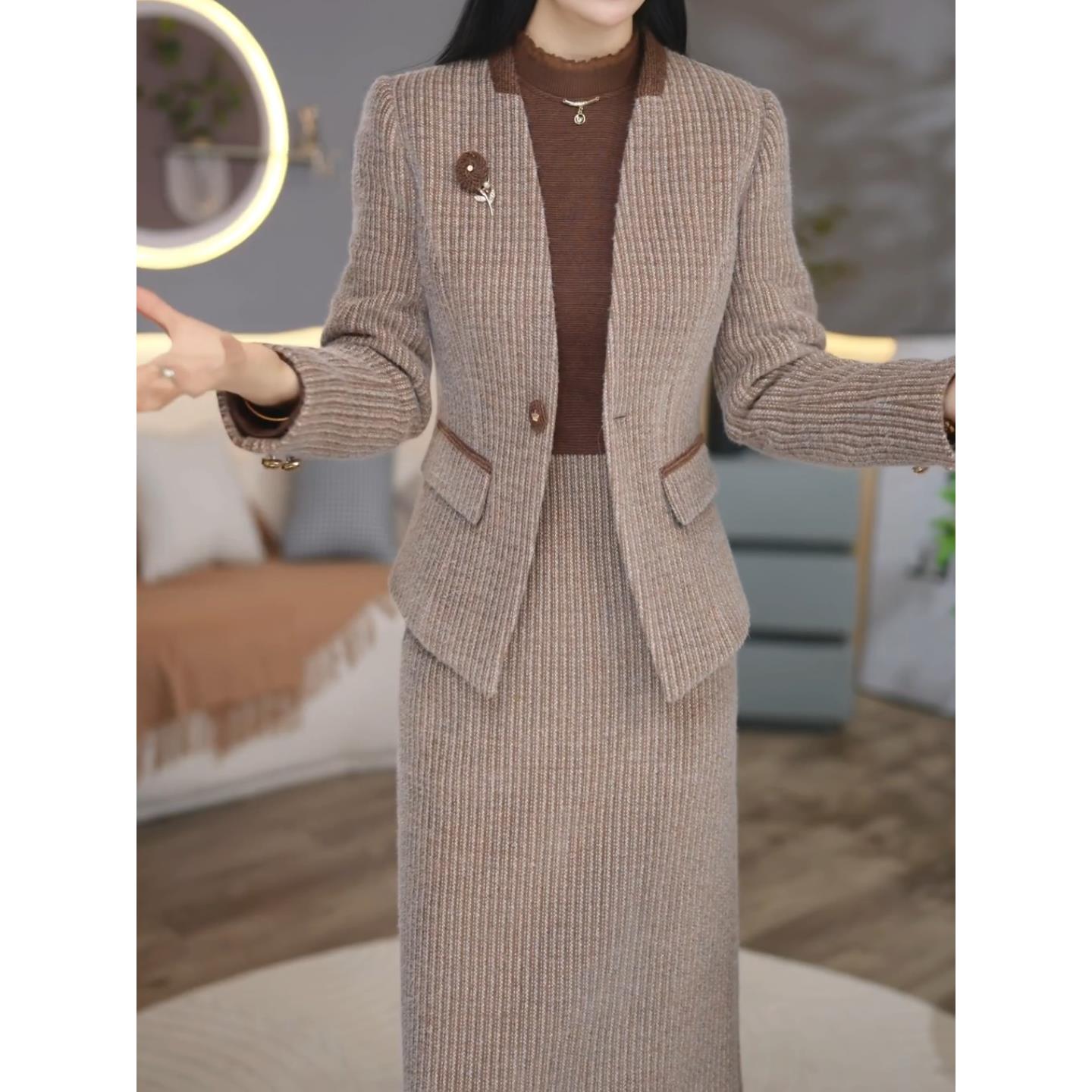 2025秋冬季新款小香风复古时尚修身套装女高端精致减龄裙装两件套