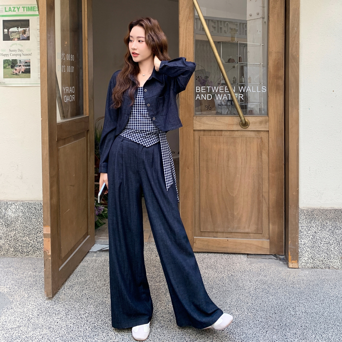 韩系复古时尚牛仔套装女2025春秋格子吊带短外套阔腿裤通勤三件套