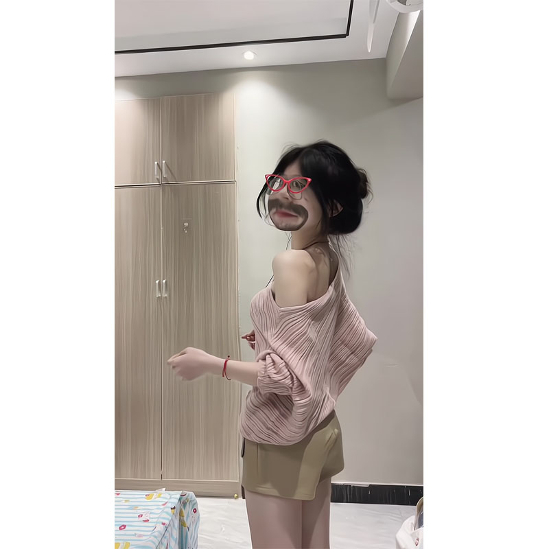 粉色针织衫女设计肌理感套头露肩上衣卡其色复古工装短裤包臀热裤