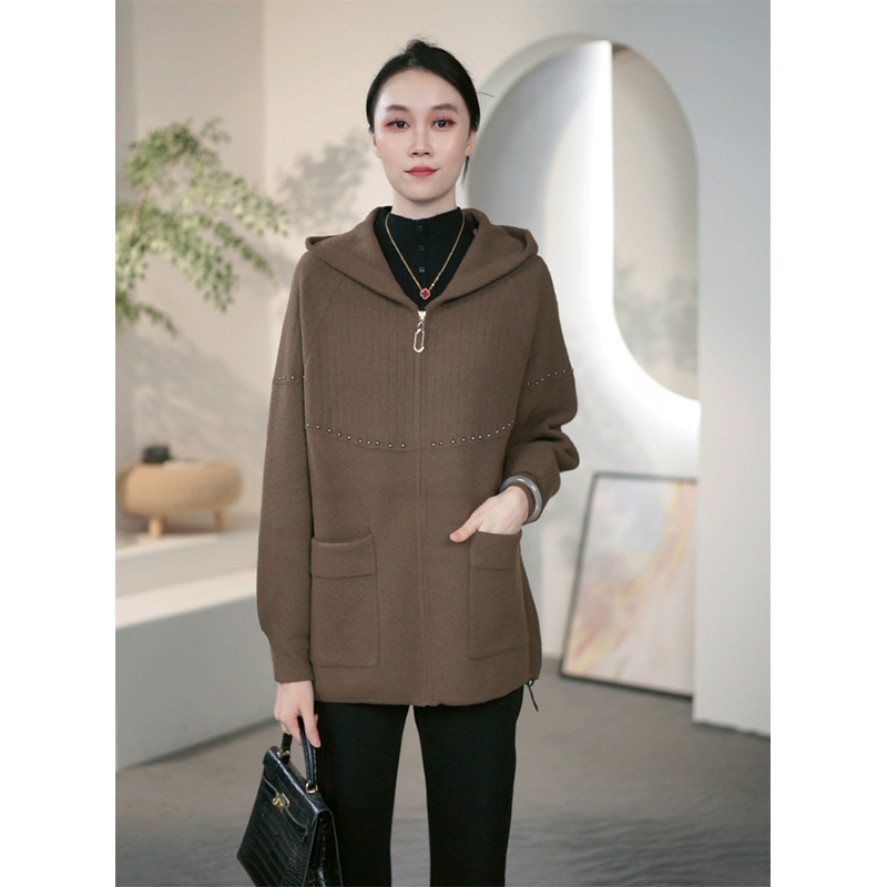 阿吉多休闲连帽加厚毛呢外套女秋冬妈妈装气质百搭保暖上衣A66358