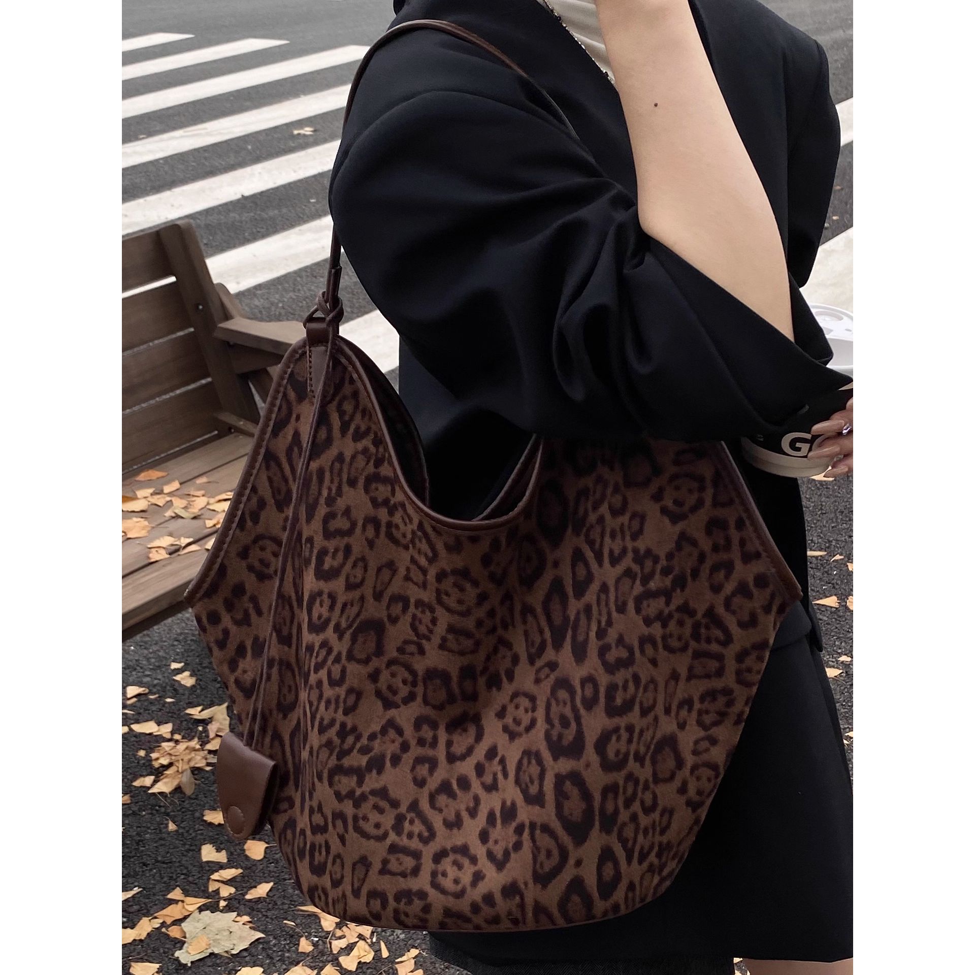 豹纹包包女大容量2025新款秋冬磨砂复古单肩子母包上班通勤托特包