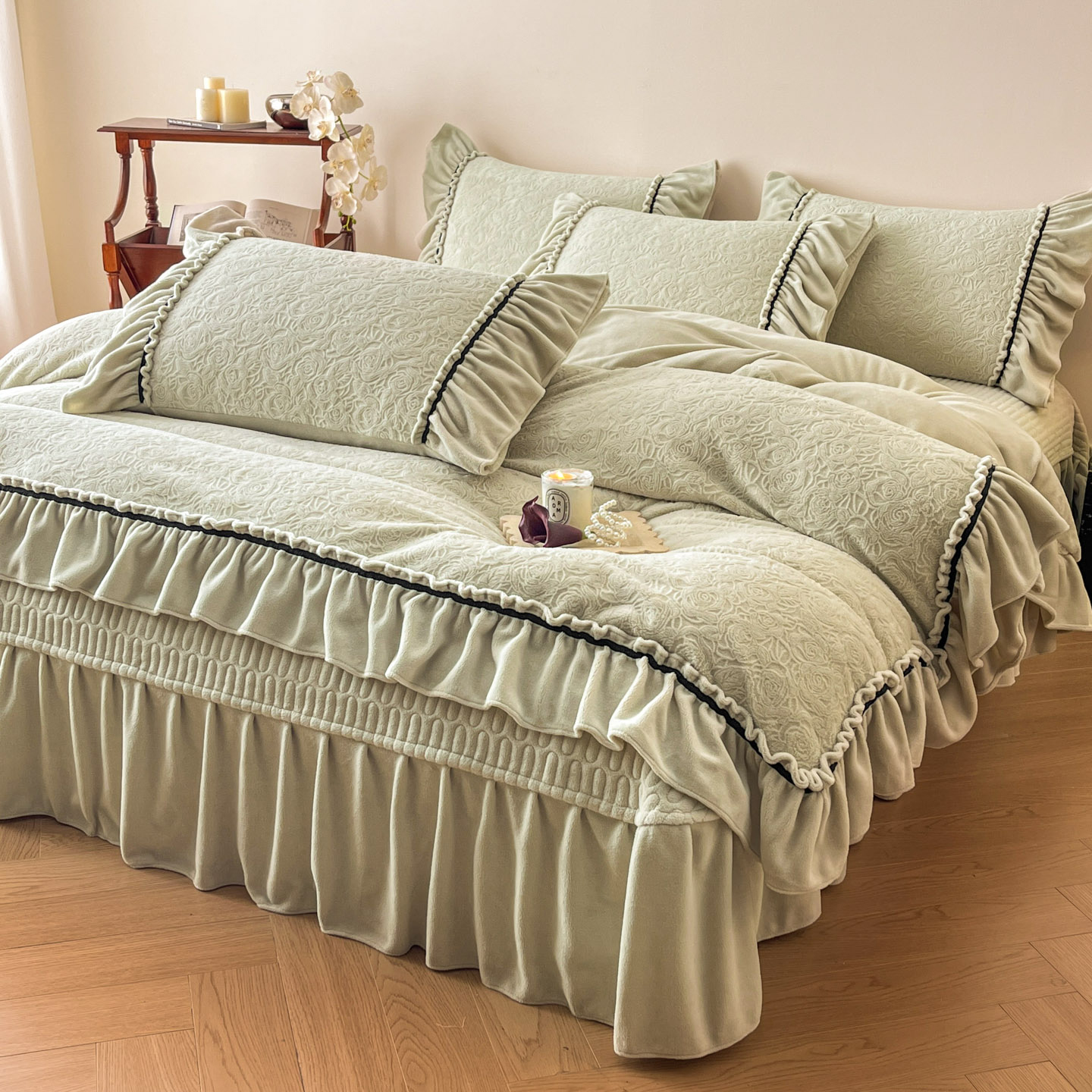 秋冬季韩式花边雕花牛奶绒四件套加厚保暖被套床单夹棉床盖不掉毛