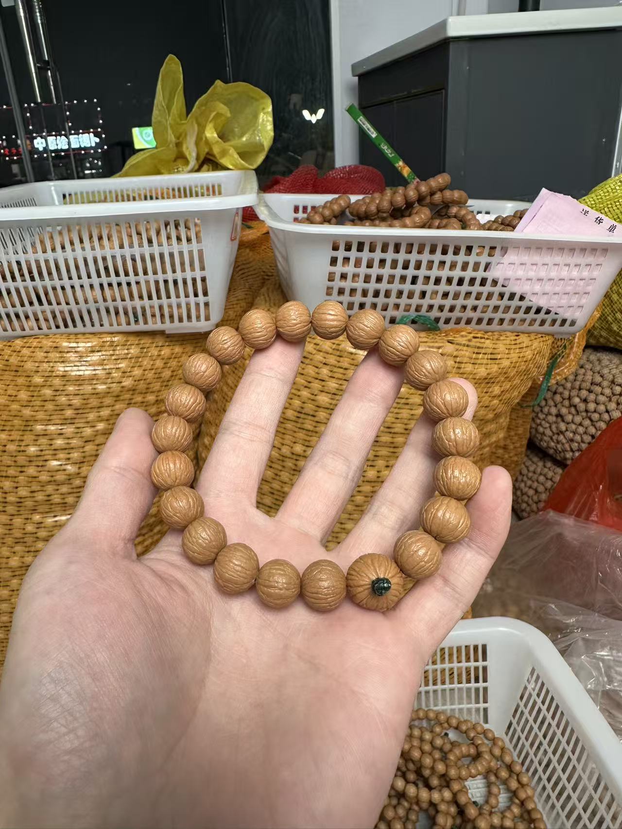 凤羽手串精卡精挑，原皮原色！猴头核桃串持发货