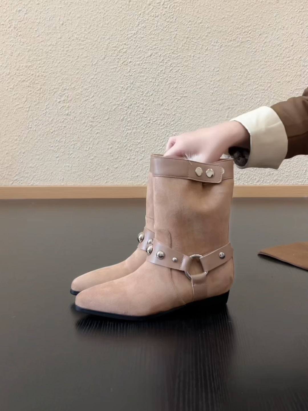 Pokoy-2.5cm复古风磨砂杏仁头加绒短靴皮带扣通勤雪地靴