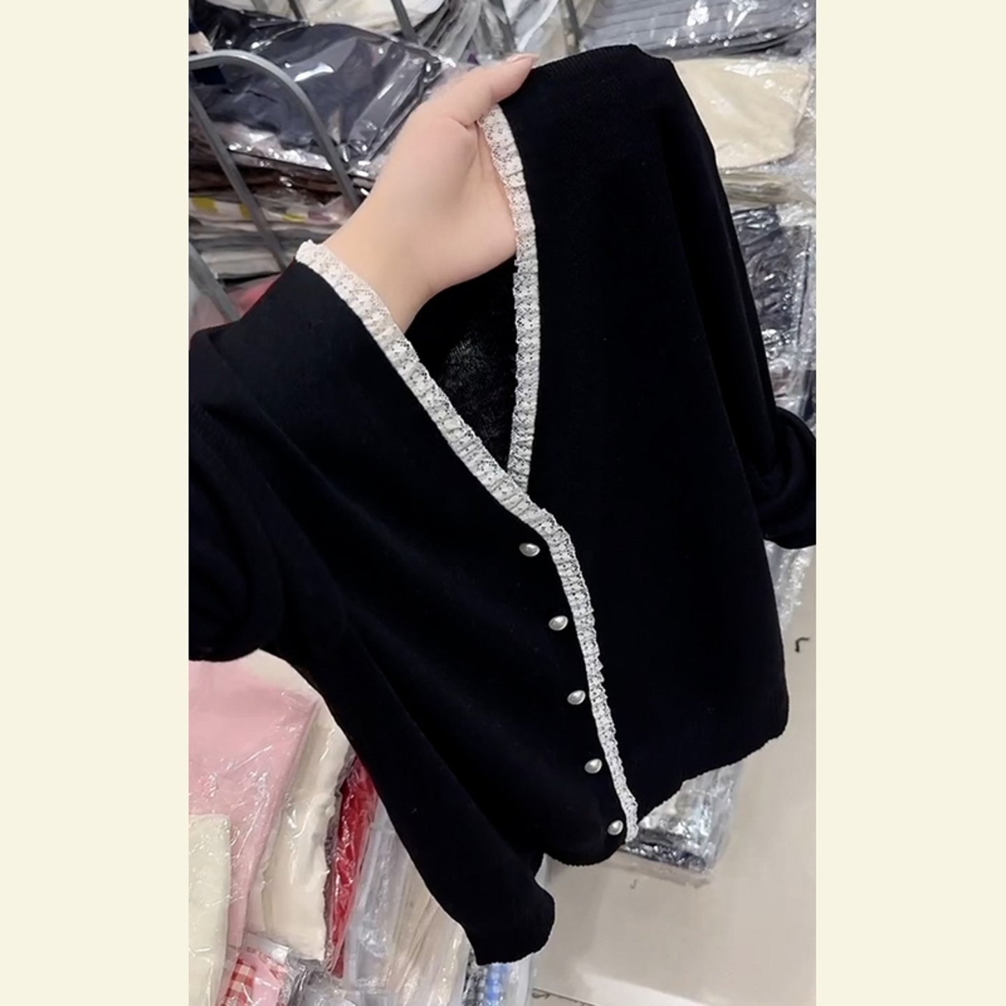 欧货时尚爆款设计感小众毛衣宽松软糯慵懒奶fufu黑色针织开衫女秋