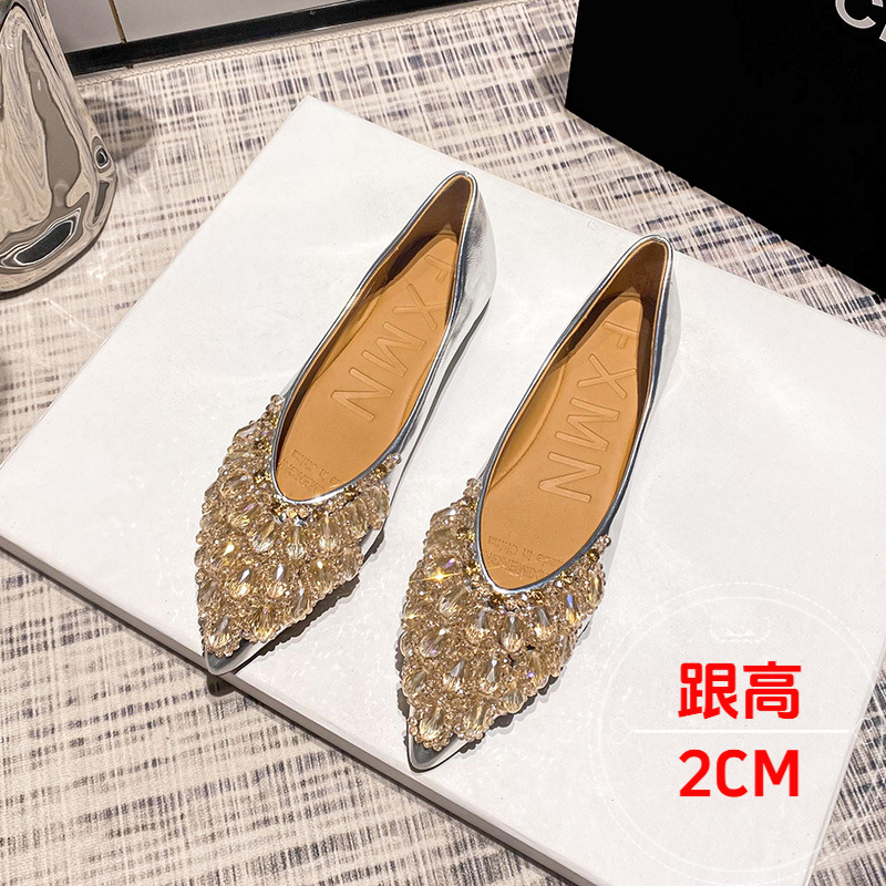 万达撤柜小香风尖头单鞋女平底2025新款春秋浅口鞋子银色软底女士