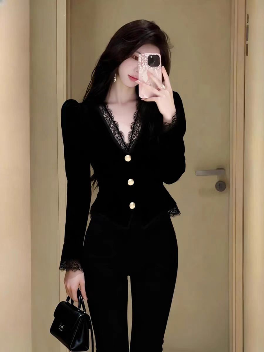 法式V领蕾丝拼接丝绒衬衫女2025秋冬新款高级感轻奢气质黑色衬衣