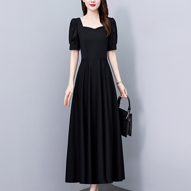 赫本风黑色连衣裙女夏长款2024夏季新款大码收腰显瘦胖mm小黑裙子