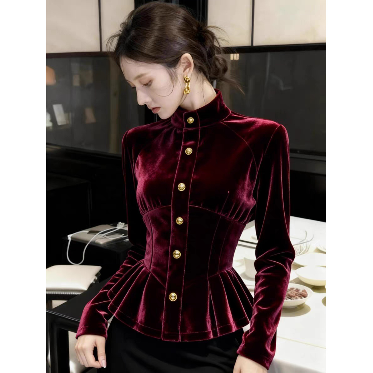 酒红色荷叶边丝绒衬衫女高级感轻奢减龄洋气特别漂亮的掐腰上衣冬
