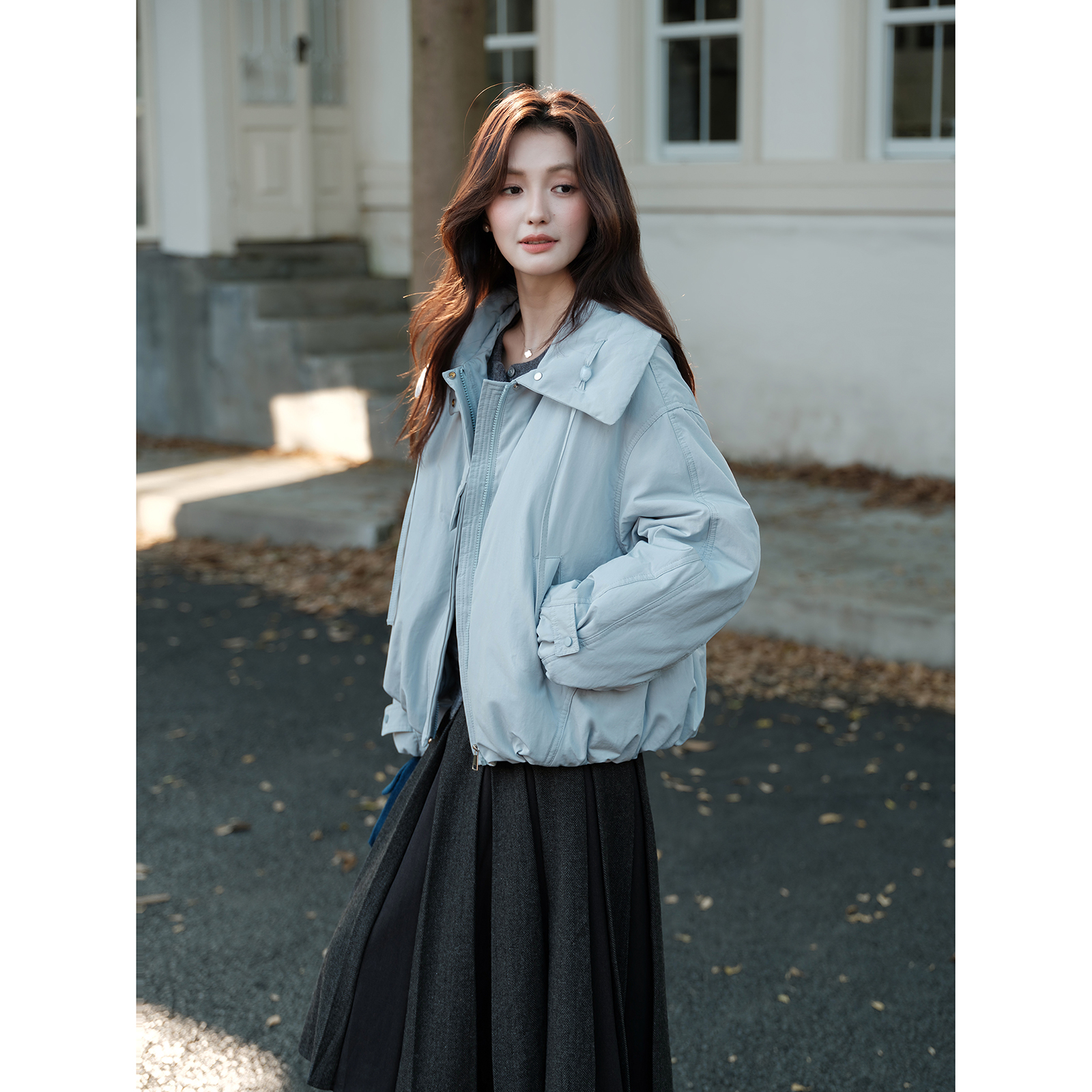 木易易大翻领白鸭绒短款羽绒服女2025新款冬季小个子保暖花苞外套
