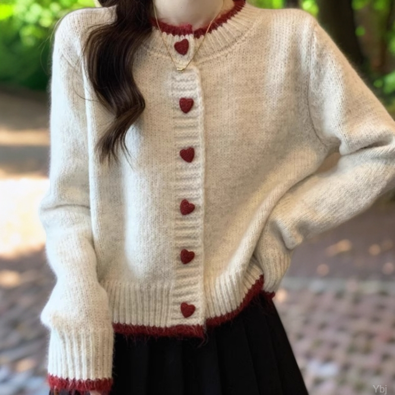 爱心纽扣针织开衫女2025秋冬新款小个子法式慵懒风别致超好看上衣