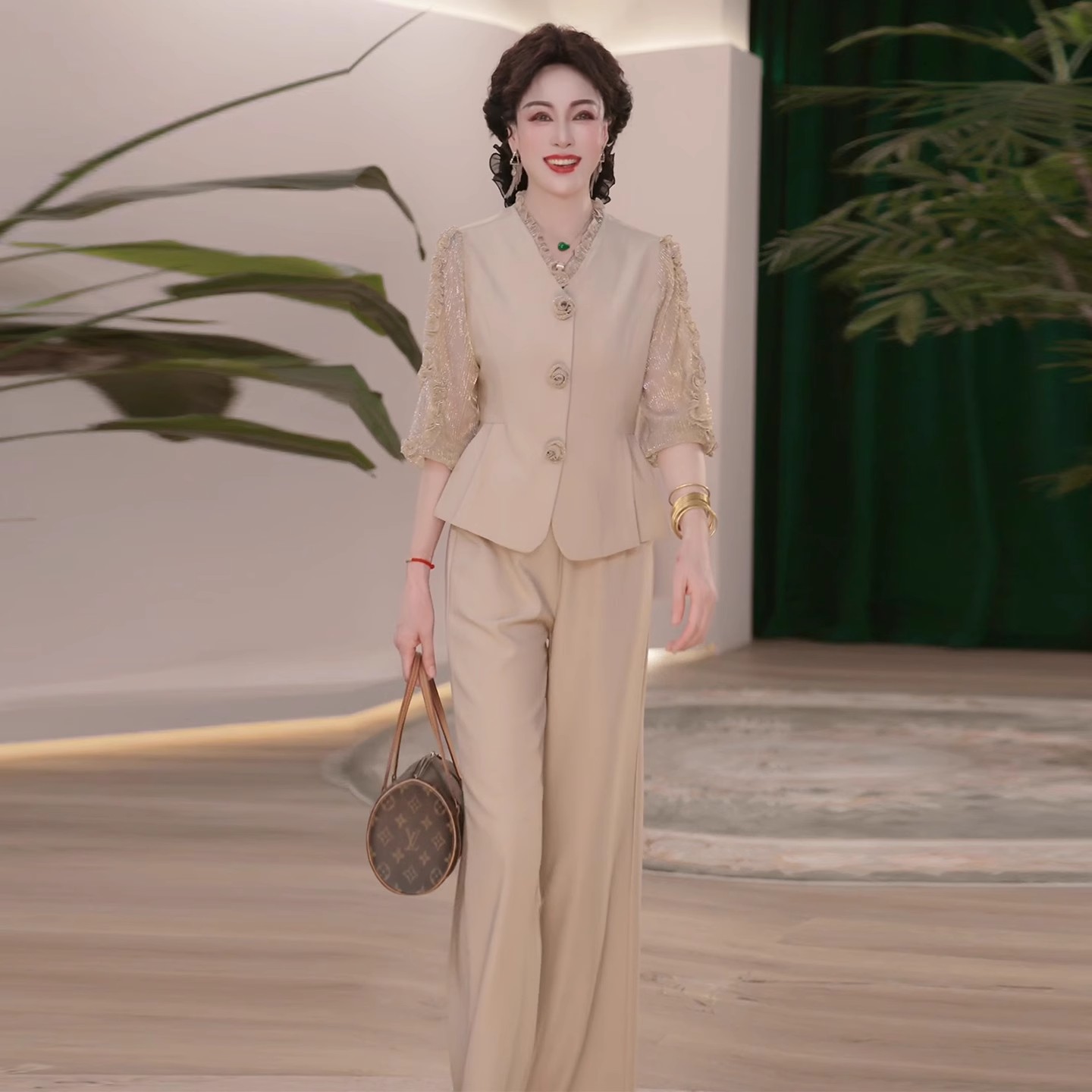 2025新款妈妈套装5060岁高档套装秋装时尚气质中年女装宽松两件套