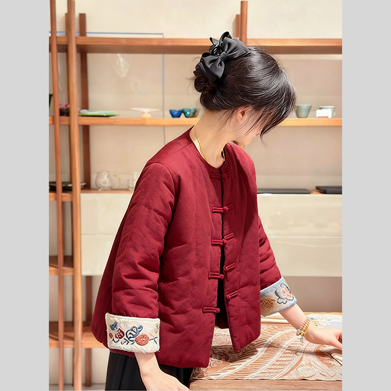 新中式国风盘扣棉服女2026复古风立领新款复古刺绣袖口红色外套