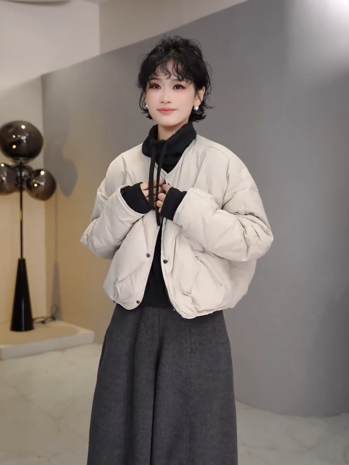 2025冬季新款羽绒服女士短款小个子无领宽松韩版轻薄菱格外套