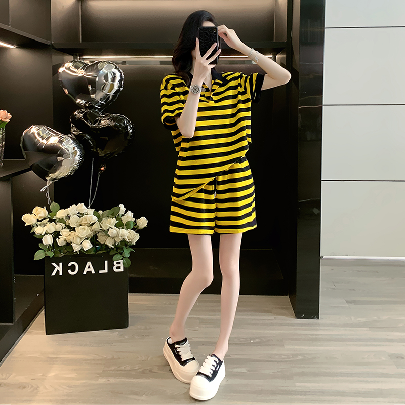 网红短袖黄色条纹套装女夏季减龄宽松显瘦气质时尚短袖短裤两件套