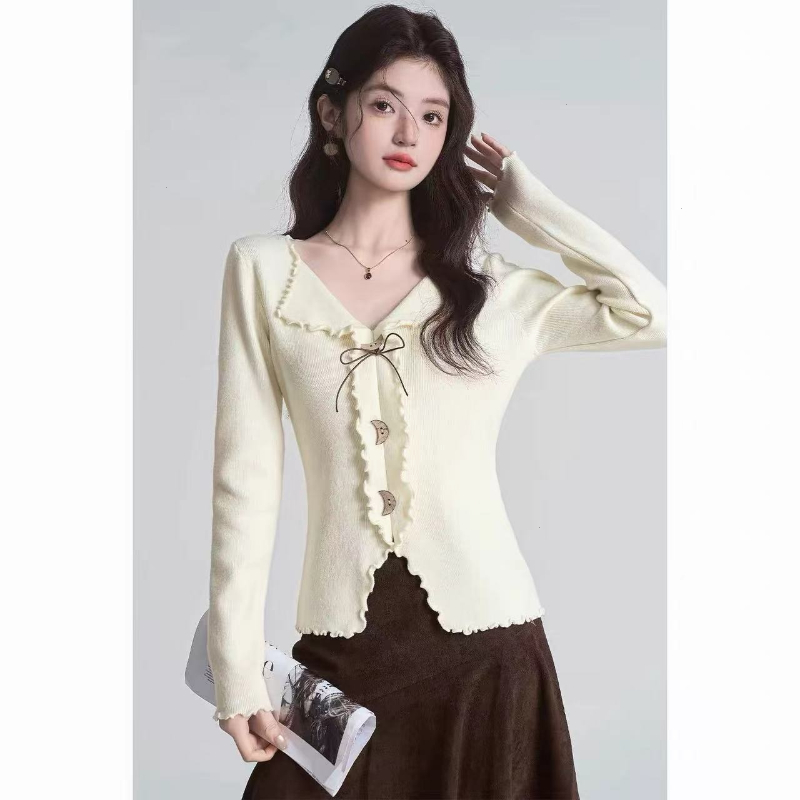 2025秋冬新款V领翻领木耳边月牙扣长袖显瘦收腰针织打底衫上衣