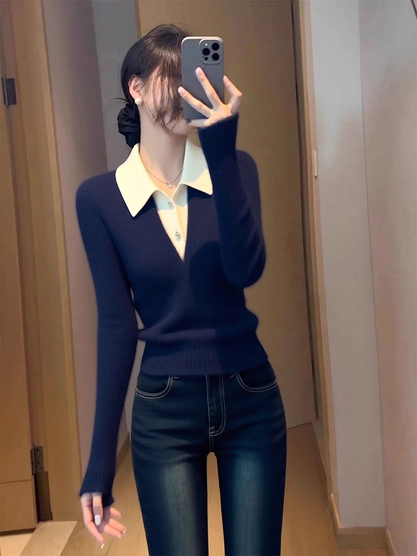 藏蓝色假两件针织衫2025冬季设计感小众独特漂亮法式气质收腰上衣