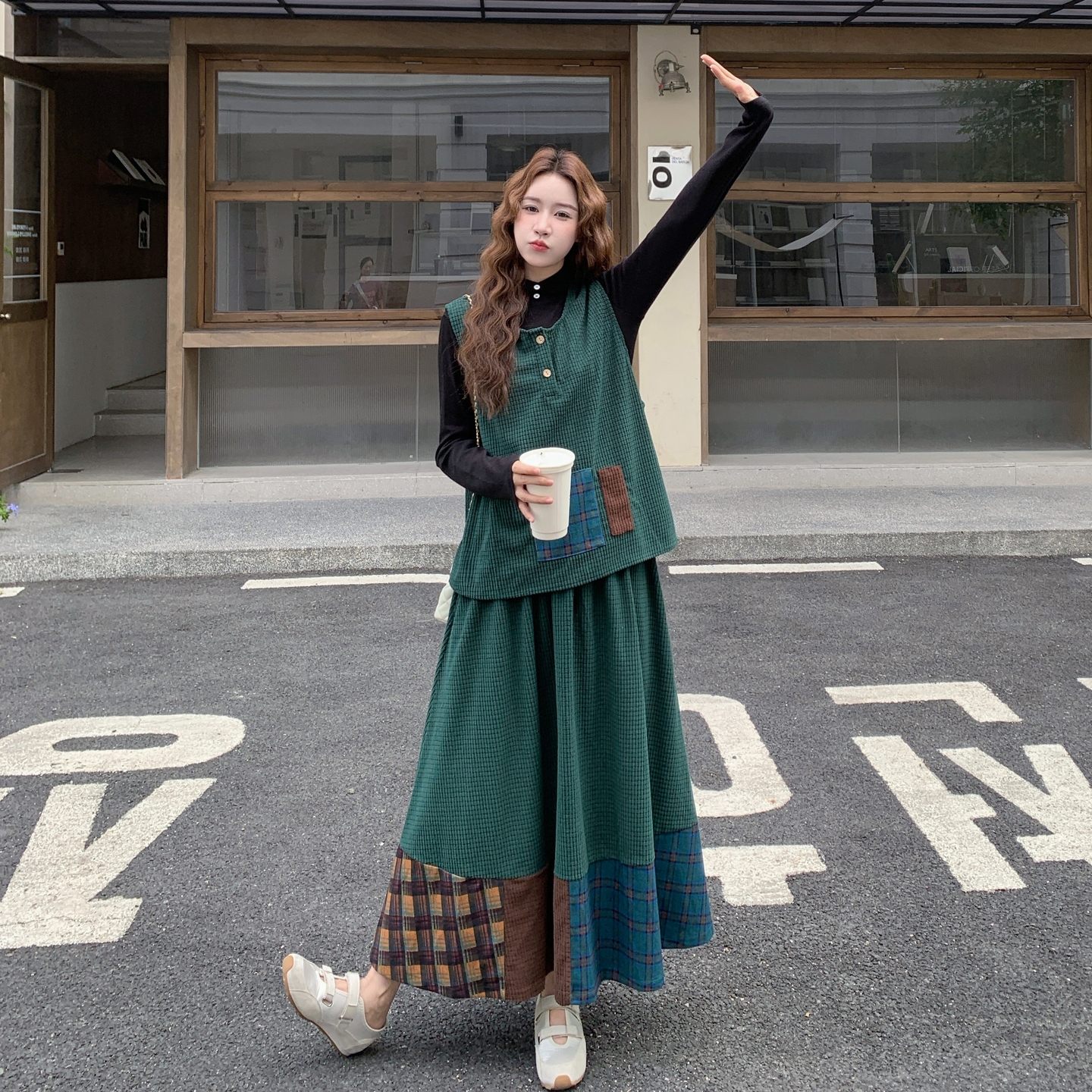 设计感时尚秋冬马甲套装女盐系穿搭2025新款百搭洋气半身裙三件套