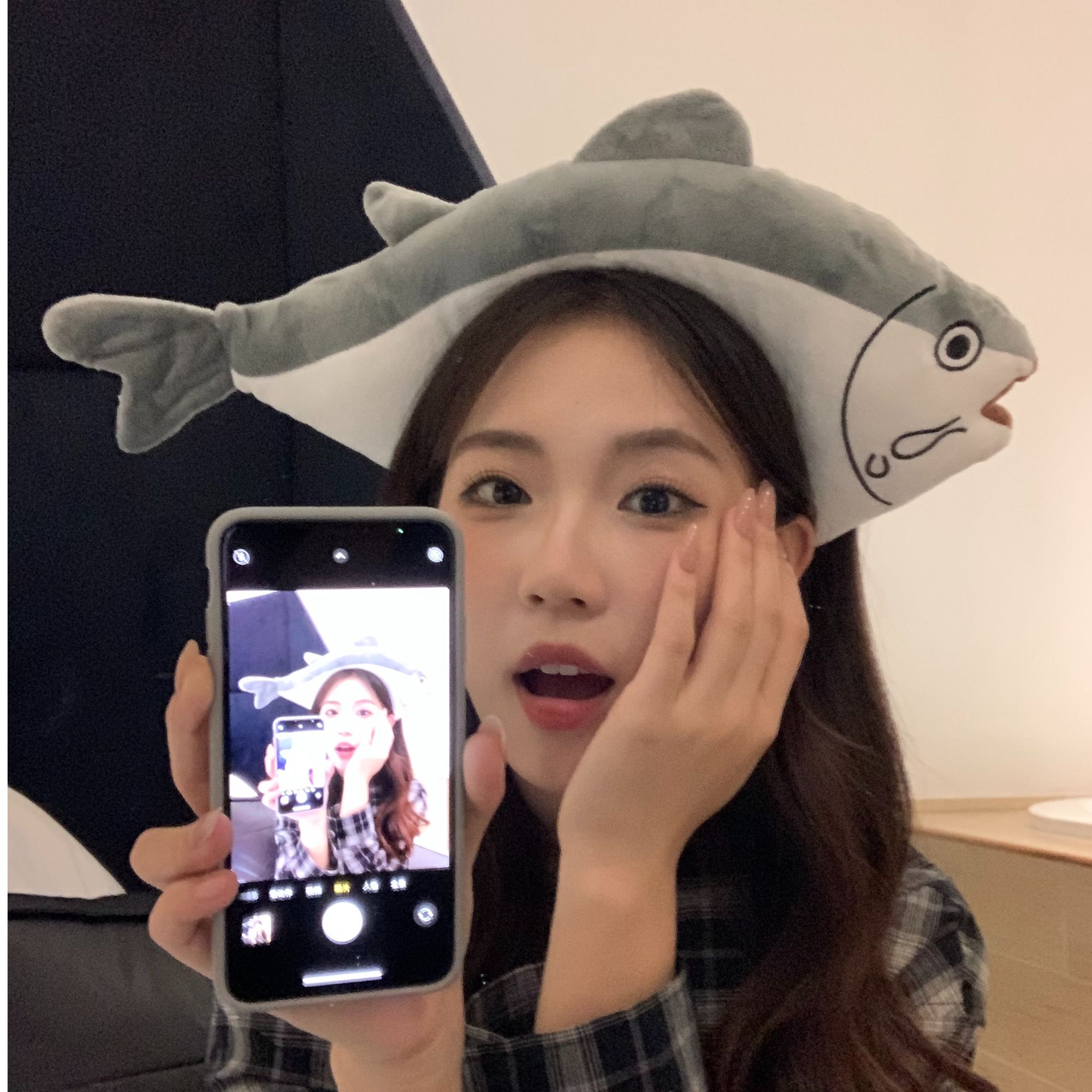 元气满满可爱卡通毛绒鲨鱼发箍搞怪拍照化妆洗脸发箍网红韩系ins