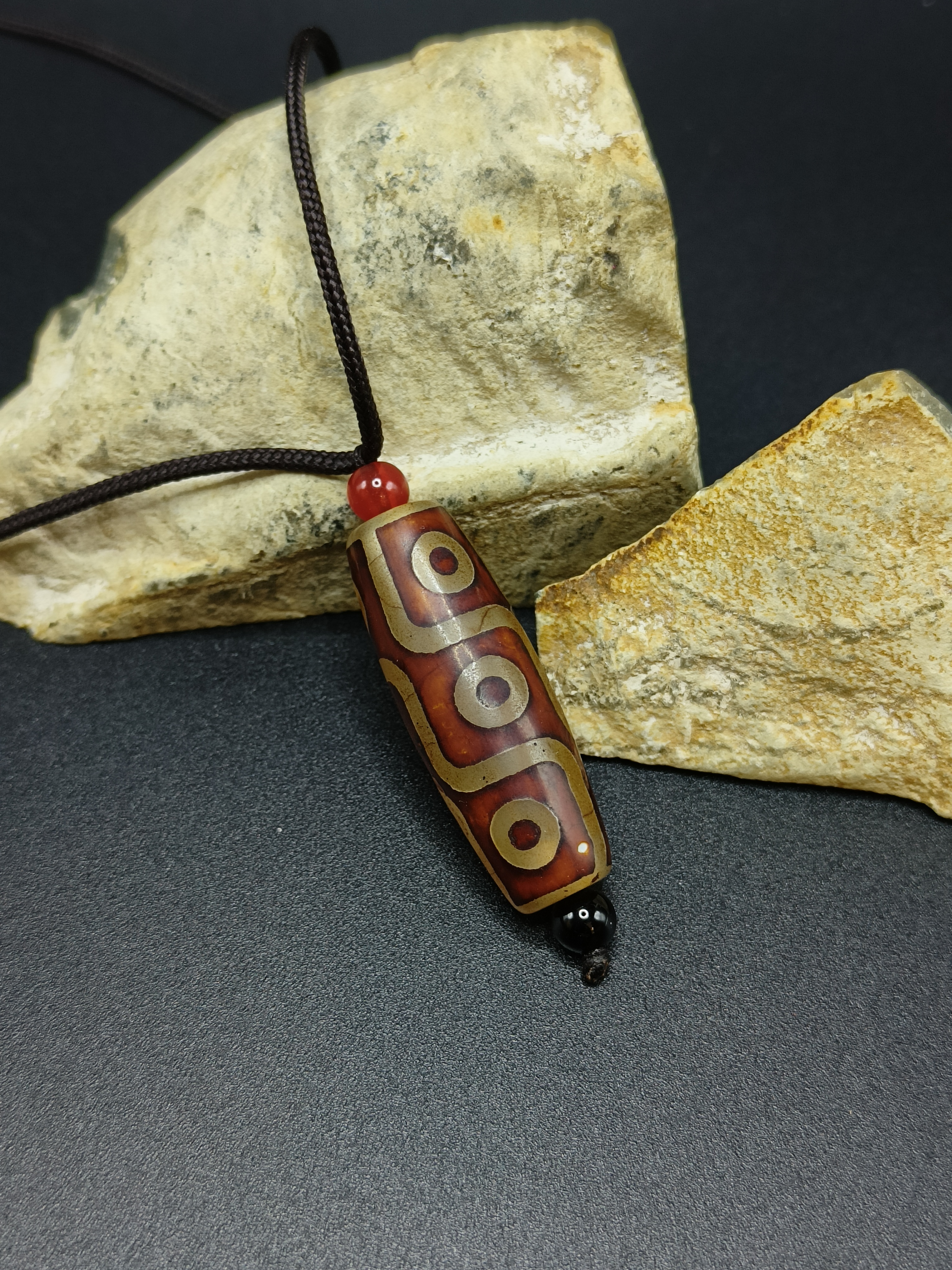 （新人福利）天然玛瑙九眼 精美龙鳞纹红玛瑙吊坠（精美简约）