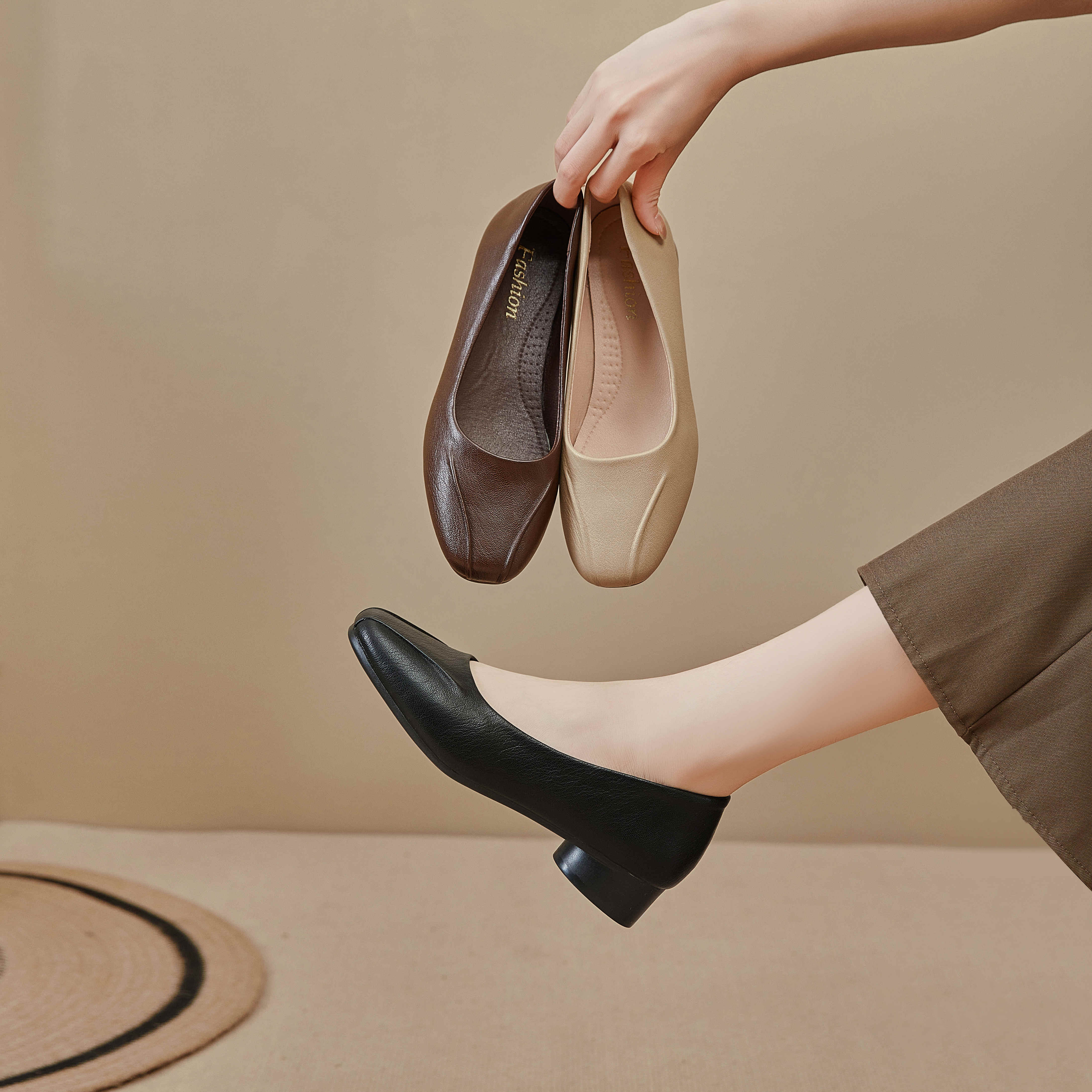 新款712百搭气质中跟单鞋春秋浅口时尚方头小皮鞋百搭软底软皮