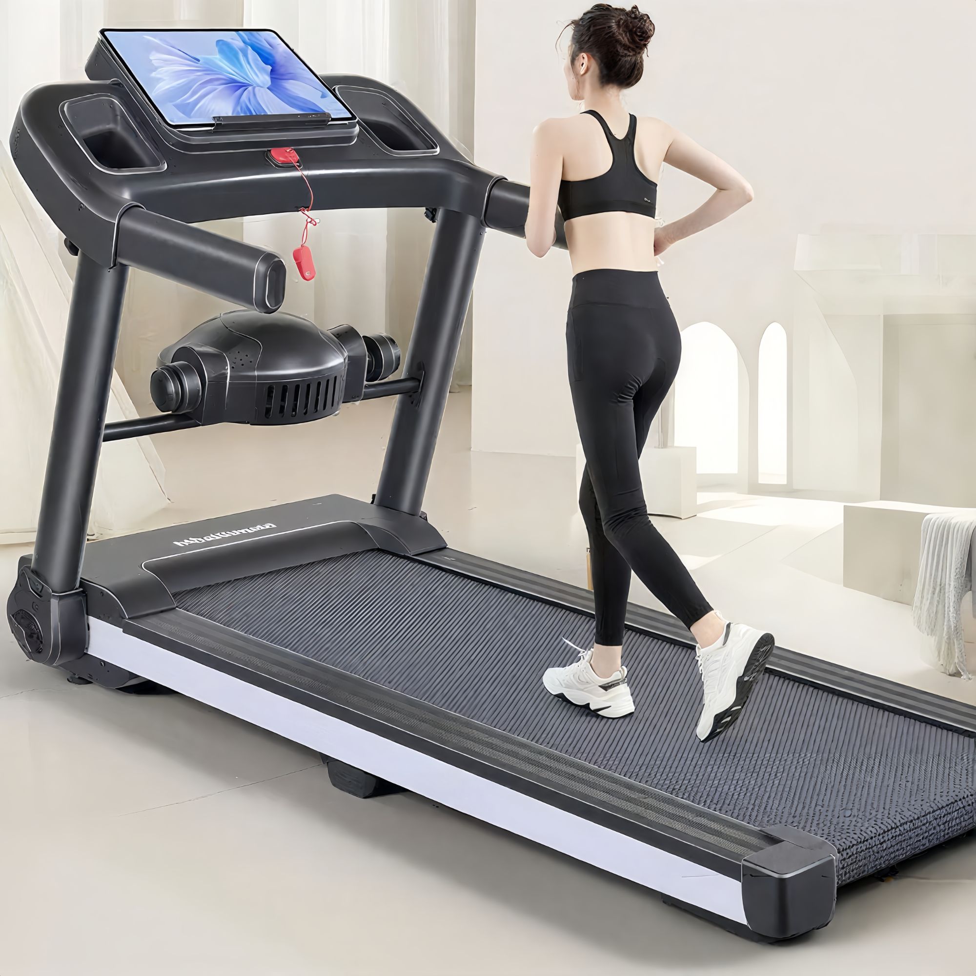 新款电动跑步机成人家用折叠静音室内走步机加宽插电免安装小型