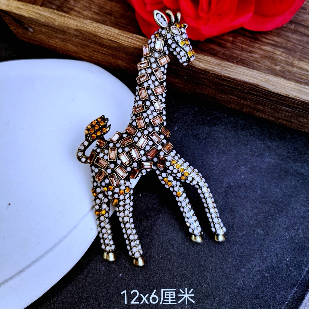 铜合金胸针 S66 个性时尚欧美风长颈鹿胸针外贸标款