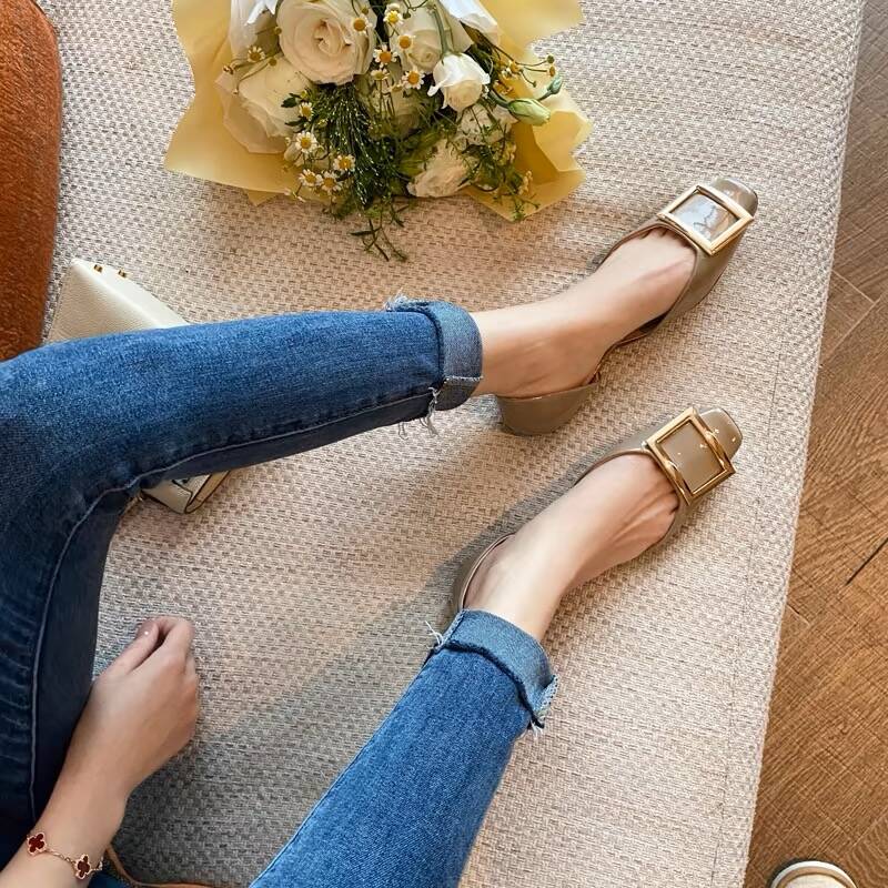 方扣漆皮中空平底鞋百搭单鞋2025新款气质网红金属扣气质平跟女鞋