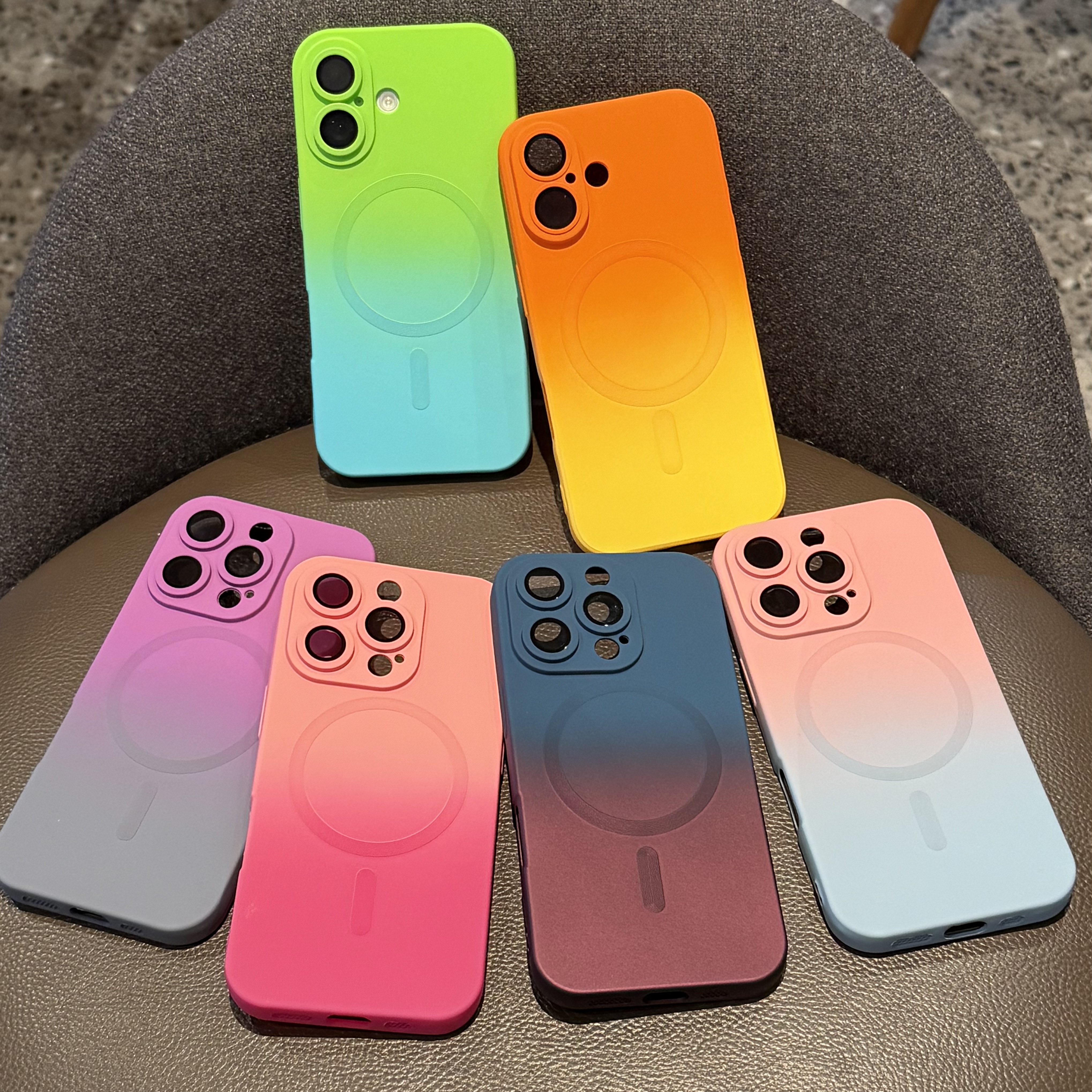 磁吸渐变适用苹果16手机壳iPhone15promax液态硅胶14全包镜头膜13