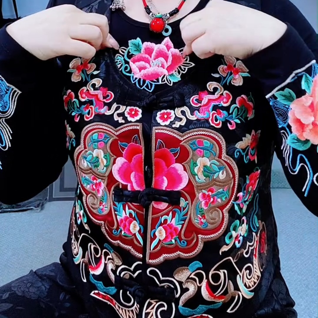 民族风刺绣烫花锻马甲