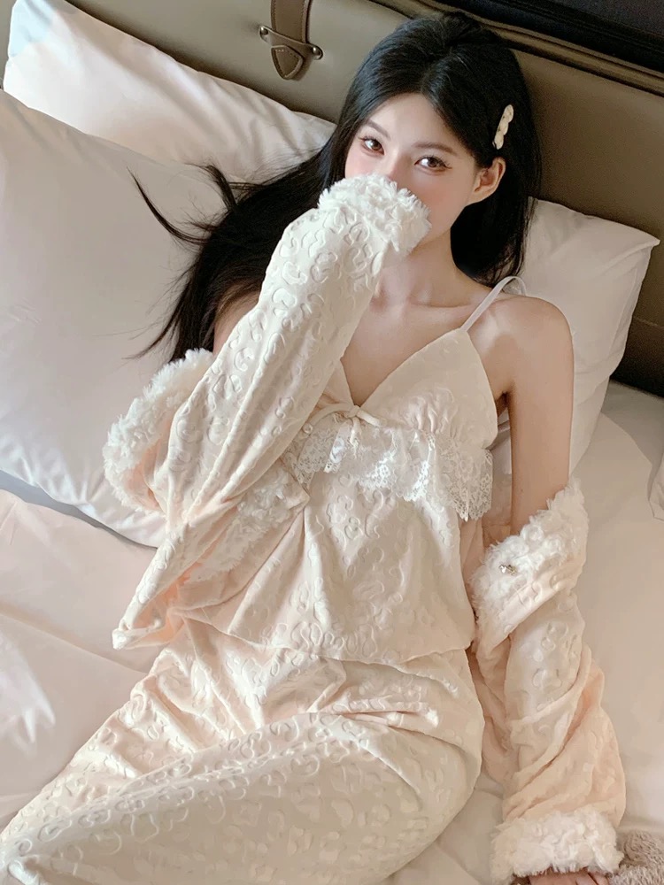 海岛绒三件套睡衣女秋冬法式新款豹纹吊带开衫长裤宽松加厚家居服