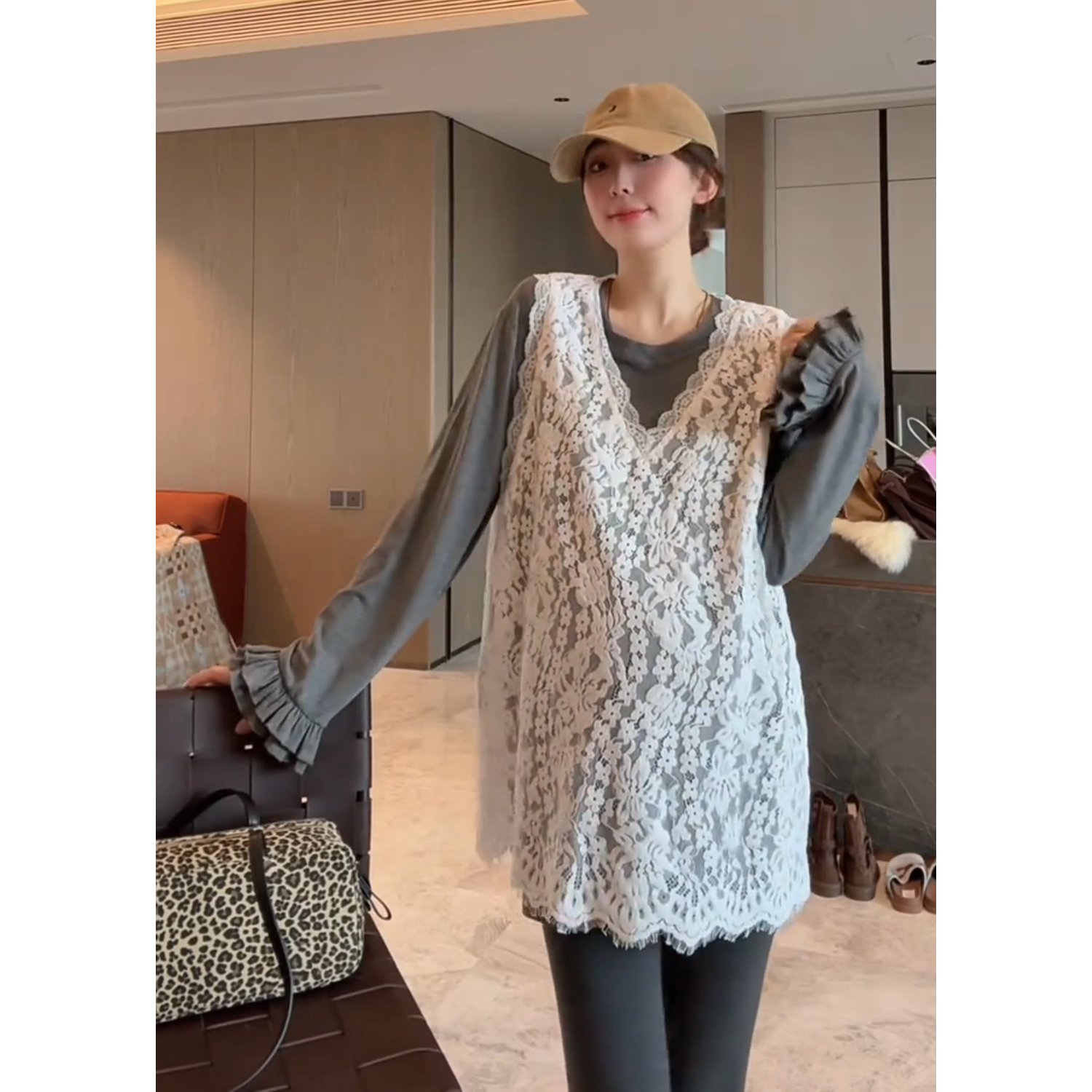 徐靖靖【秋日浪漫】韩系休闲洋气蕾丝衫加打底T恤两件套2509158