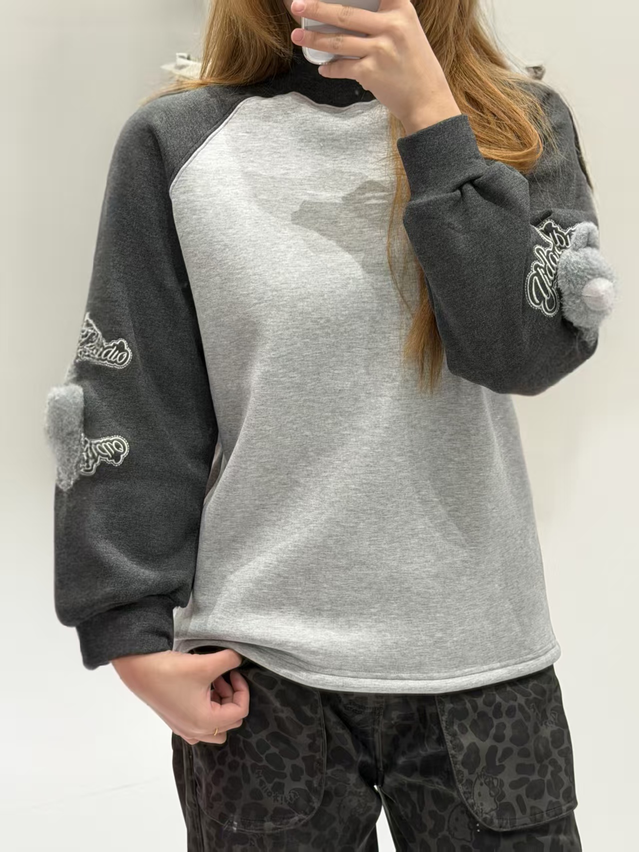 女童卡通小熊立体玩偶加绒加厚秋冬拼色灰色长袖一体绒卫衣68107